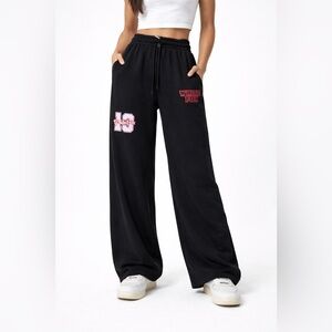 White Fox Boutique Black Sweatpants, size small, NWT